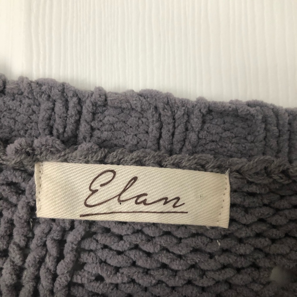 Distressed sweater - Picture 2 of 3